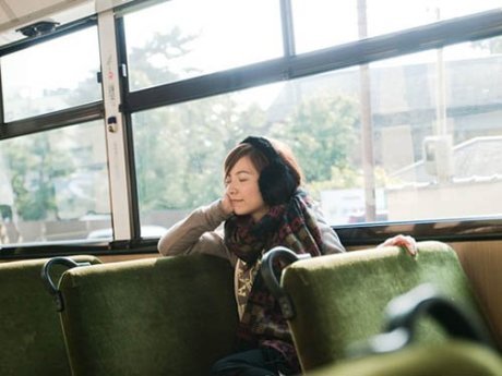 <u>一</u>爱<u>一</u>情不是一个名词，而是一个动词，永远的动词